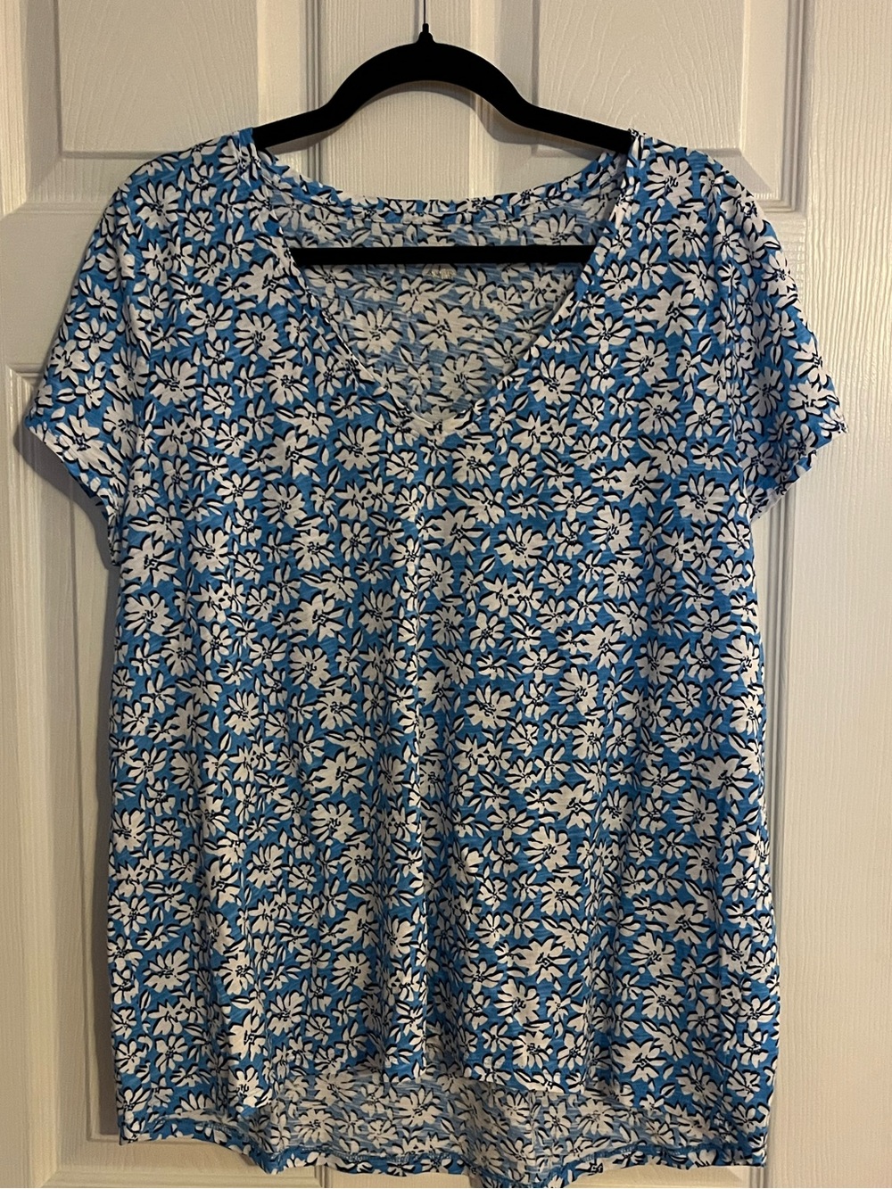 Lilly Pulitzer Women’s Blue Floral V-Neck Top